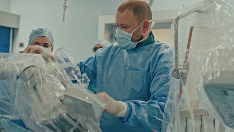 Stenosi carotidea al 50%: Cause, sintomi e trattamenti